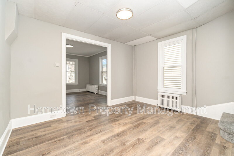 Building Photo - 609 Spruce St