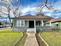 Building Photo - 1827B Proctor Ave