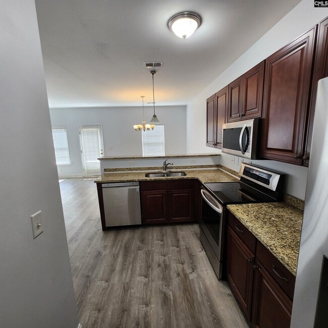 Building Photo - 330 Large Oak Loop