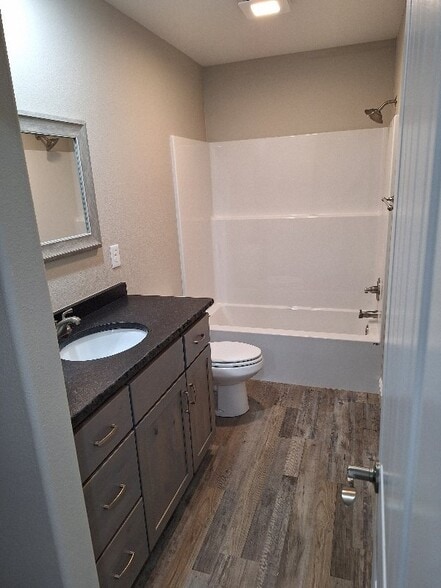 Building Photo - 1722 S Porter Ave