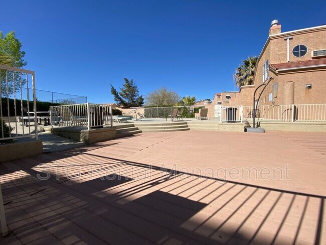 Building Photo - 2050 S 1400 E