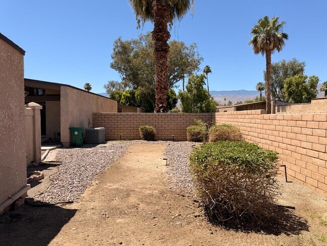 Building Photo - 74-118 Catalina Way - 74-118