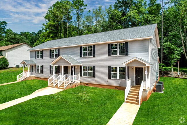 Building Photo - Woodland Villas