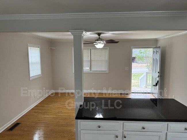 Building Photo - 103 Yorkshire Dr