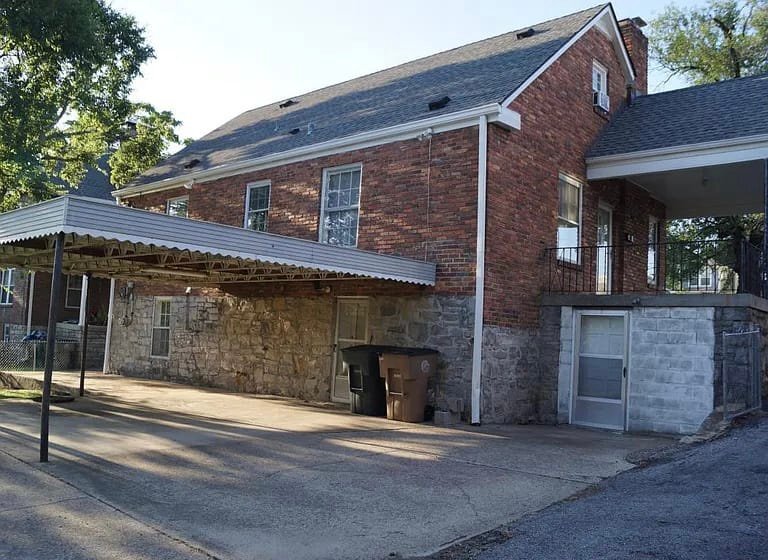 Building Photo - 2107 Sunset Pl