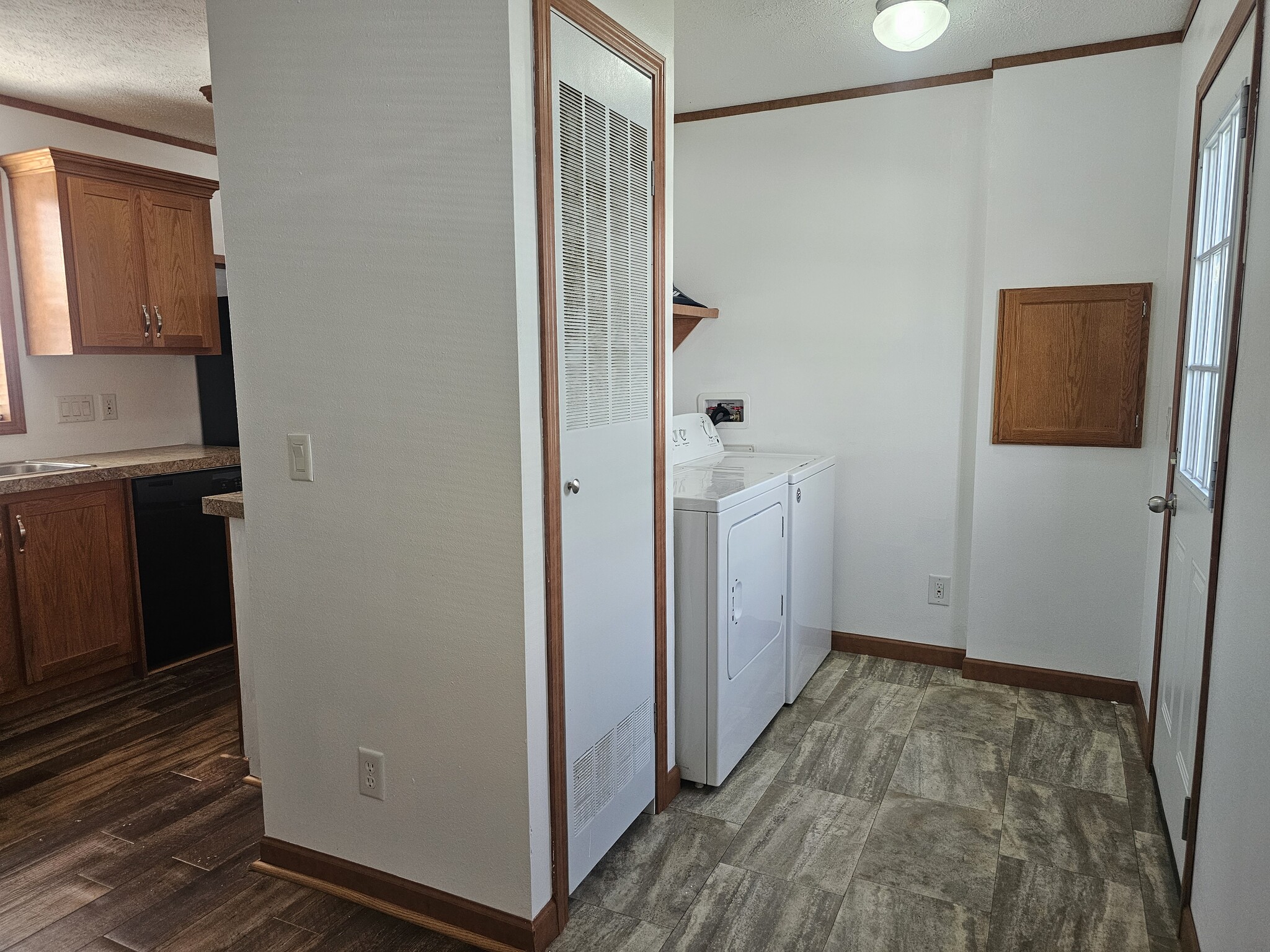 Building Photo - 2008 Heron Dr NW