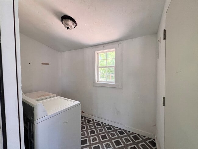Building Photo - 1433 Garland Ave