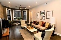 Building Photo - 2019 N Hoyne Ave