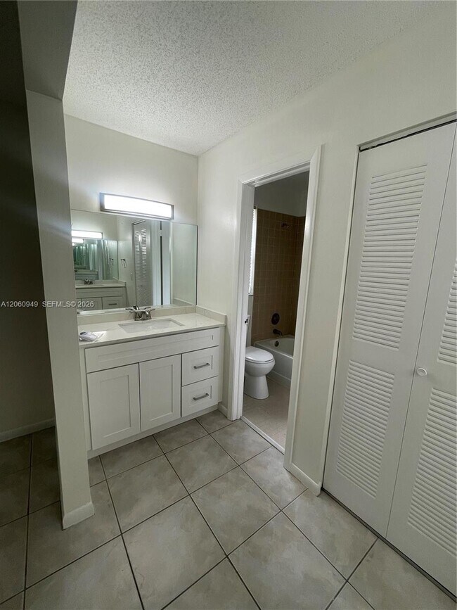 Building Photo - 12370 SW 52nd Pl