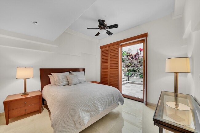 Building Photo - 30 Ritz Cove Dr