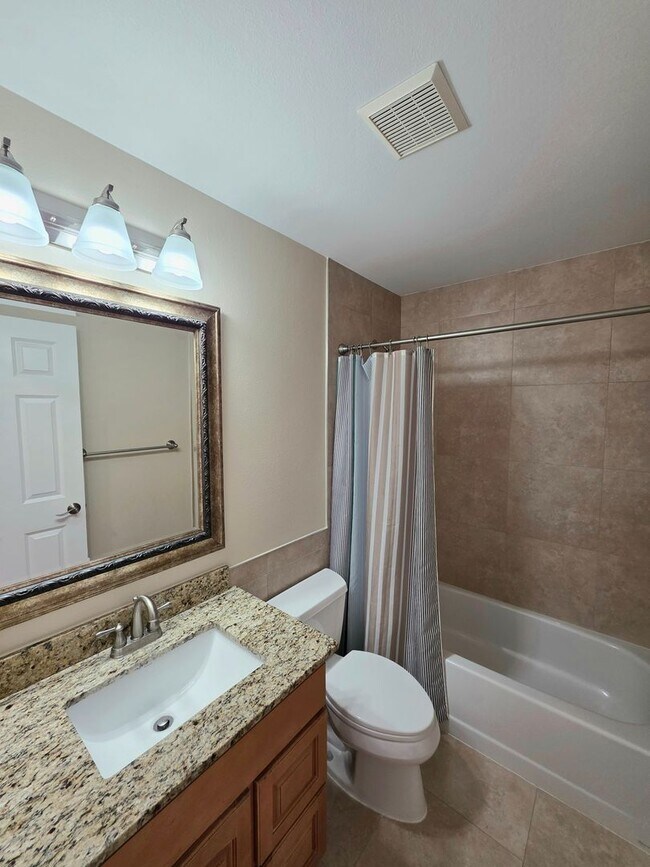 Building Photo - Auburn west hill 4 bedroom and 3 bathroom well maintained home.  Available NOW!