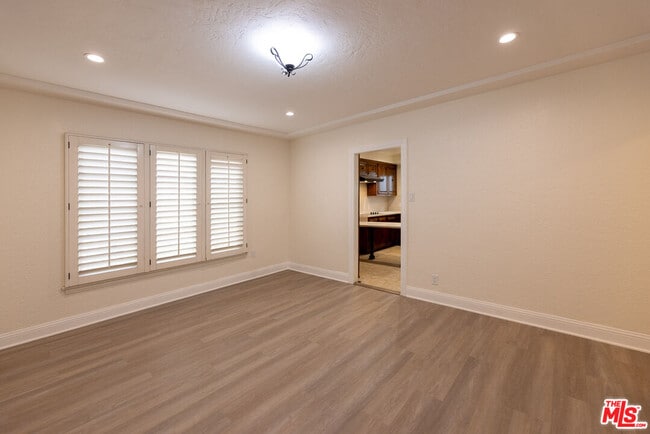 Building Photo - 4360 Kraft Ave