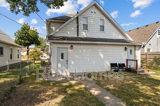 Building Photo - 1009 E Raymond St