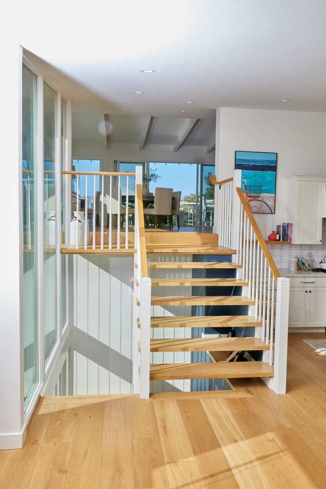 Building Photo - 14 Westwind St