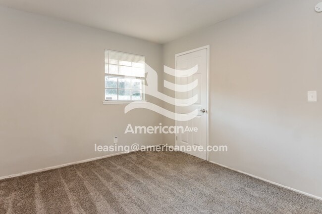 Building Photo - 3110 Urban Ave