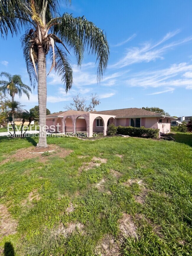 Building Photo - 7810 Cayuga Dr