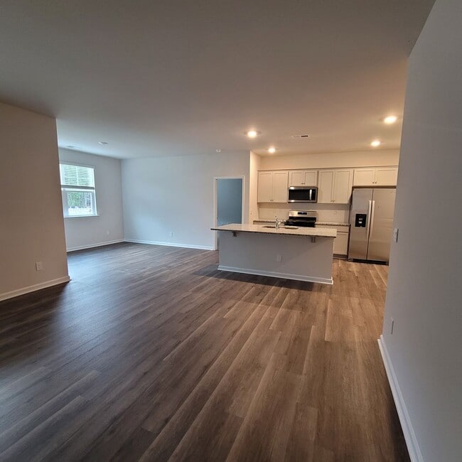 Building Photo - Brand new construction home in the desirable Brunswick Forest subdivision