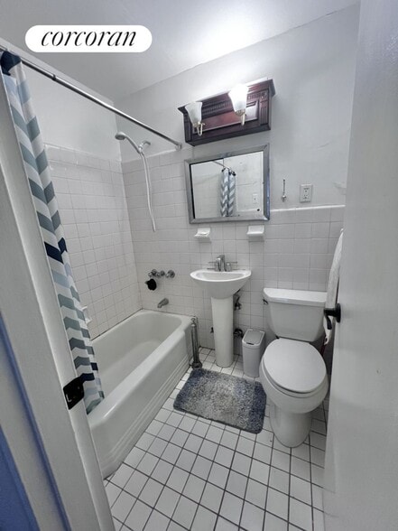 Building Photo - 48 W 55th St