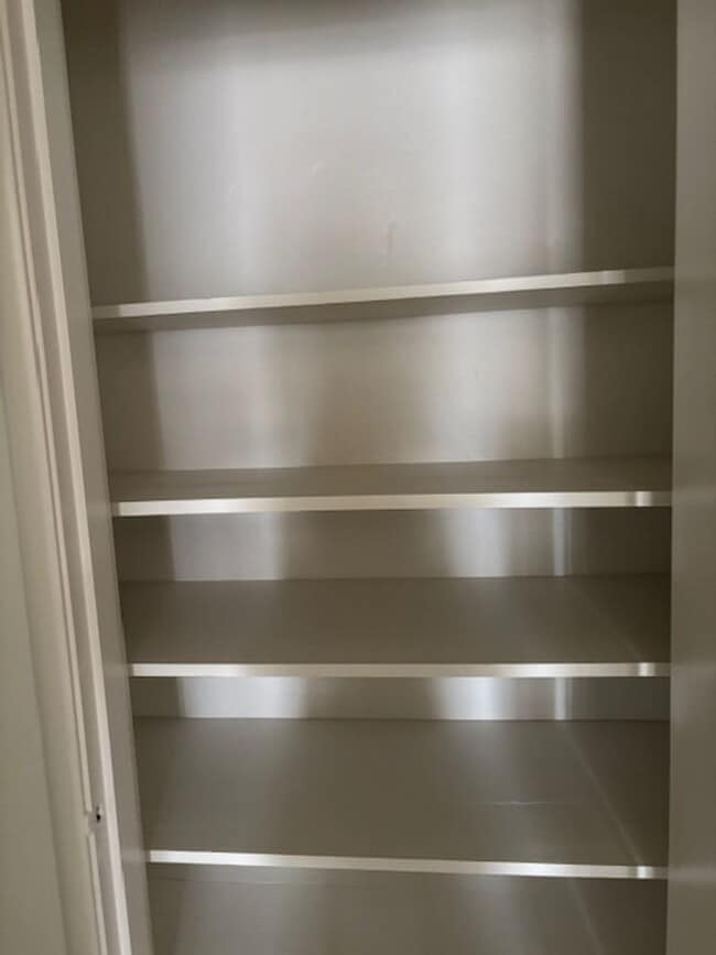 Building Photo - Charming House Close to Downtown