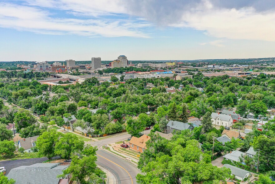 Building Photo - 619 Manitou Blvd