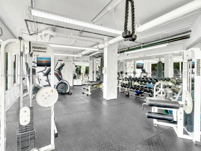 Building Photo - 1881 Washington Ave