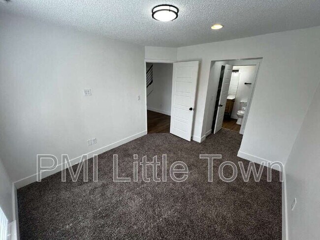 Building Photo - 1965 Cathay St