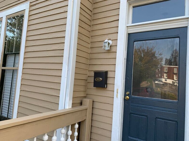 Primary Photo - 3042 Gilbert Ave