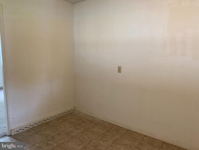 Building Photo - 721 Stouffer Ave