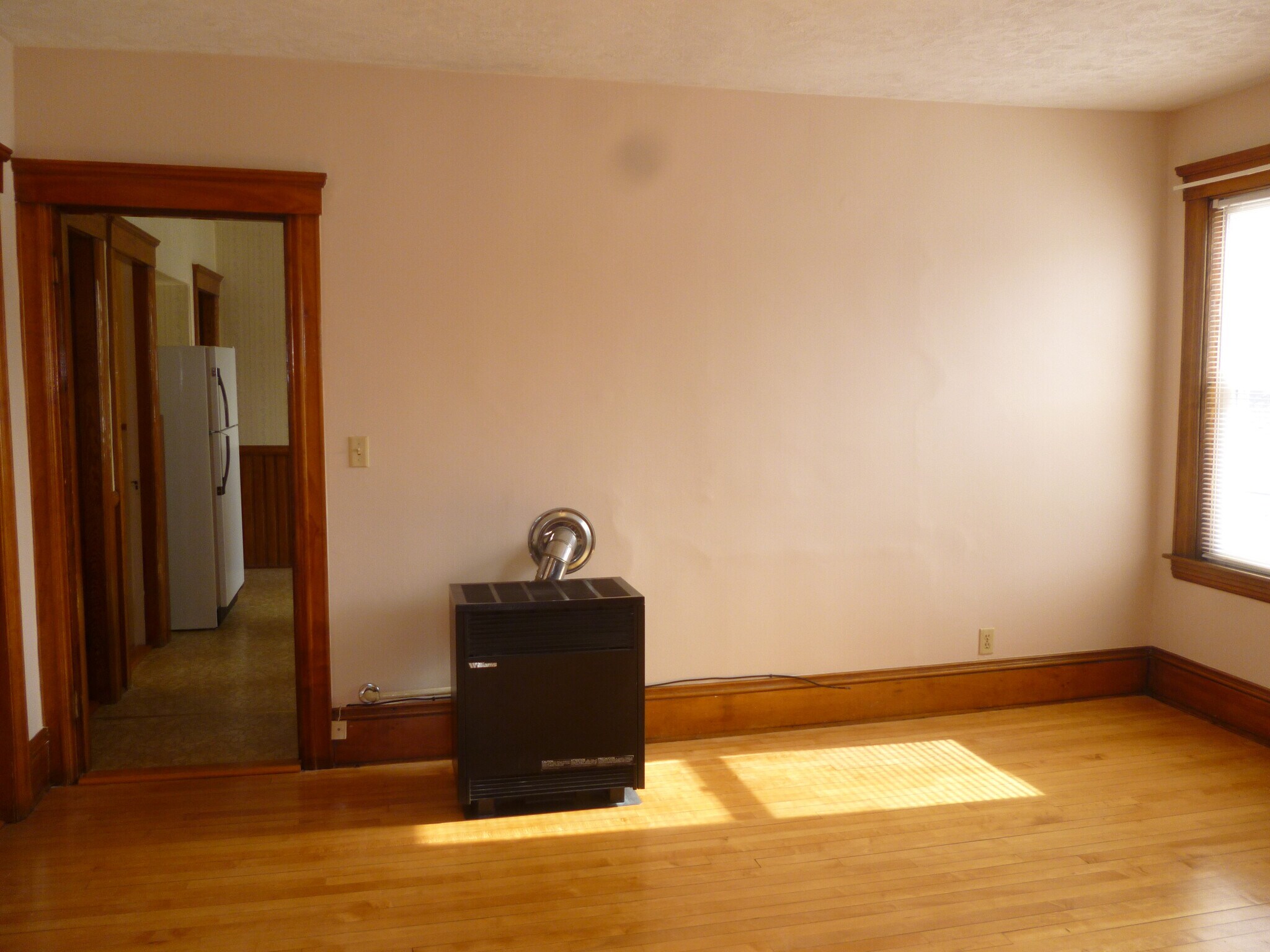 Building Photo - 19 Rena St