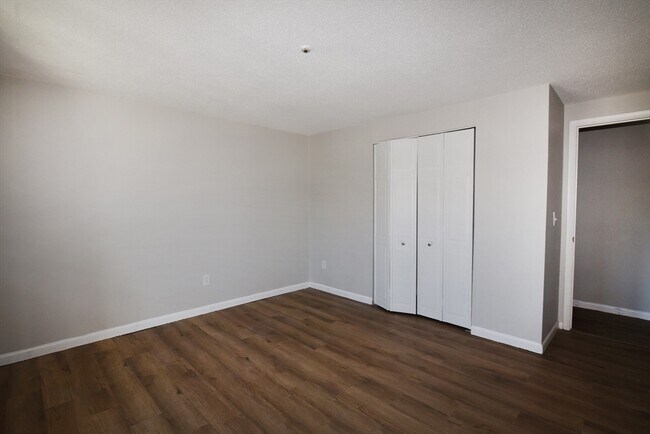 Building Photo - 135 Grove St