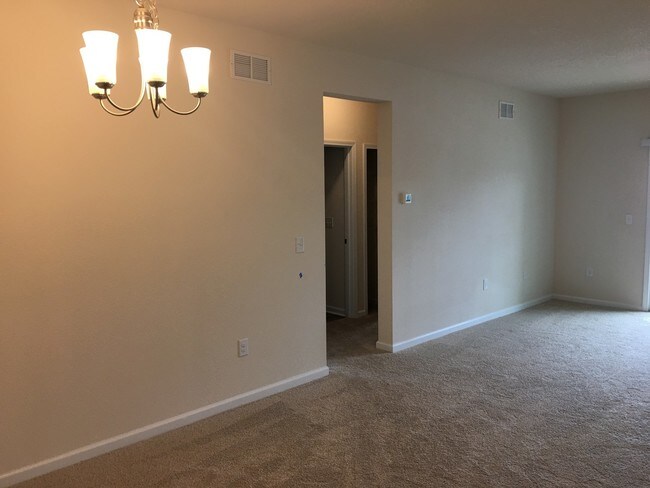 Building Photo - 3/2 Condo in Desirable Town Center Area/ Southside Blvd Jax!