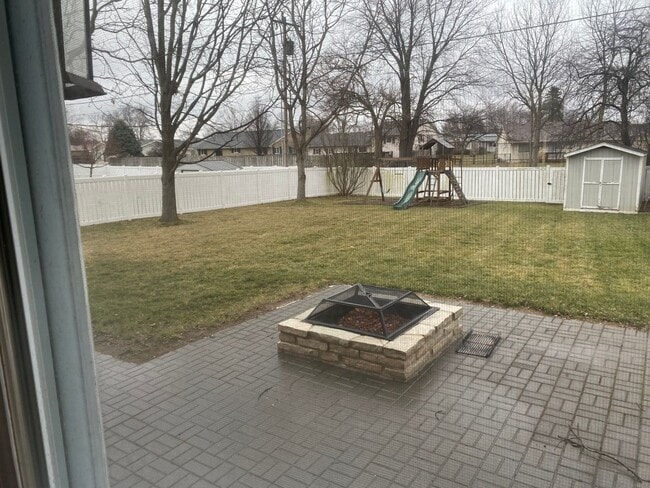 Building Photo - House in Morton, IL - 3 Bedroom/ 2.5 Baths