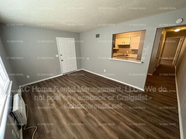 Building Photo - 551 N Somerset Terrace