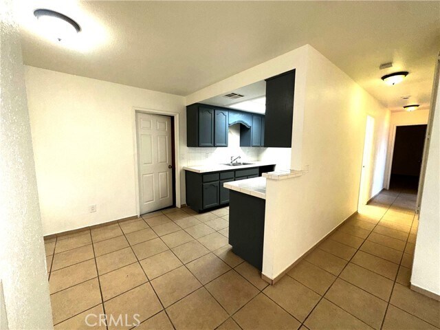 Building Photo - 10918 Maya St