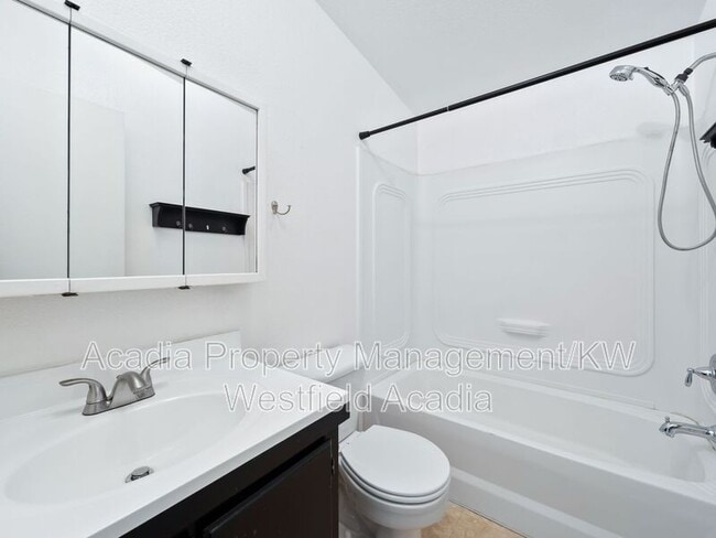 Building Photo - 642 Harmony Ct
