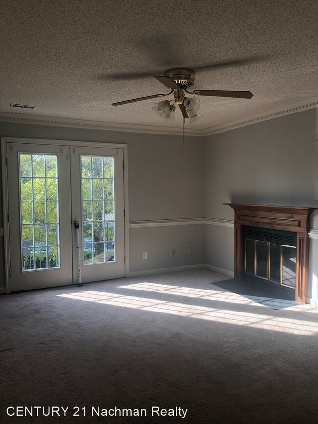 Building Photo - 2 br, 2 bath House - 3 Academy Lane
