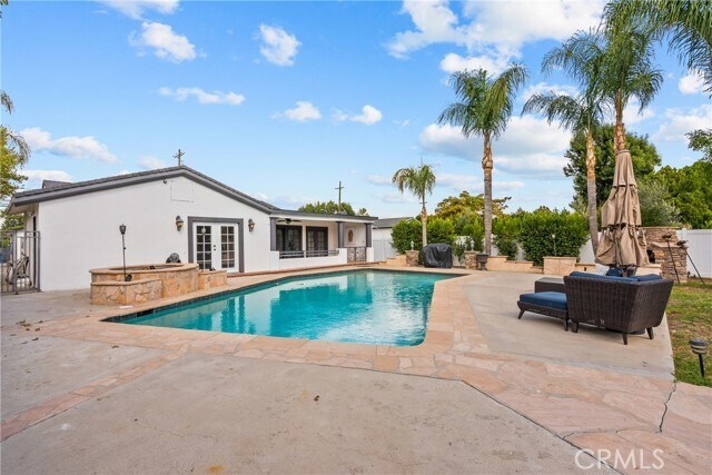 Building Photo - 23036 Burbank Blvd