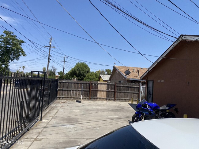 Building Photo - 1108 Monterey St