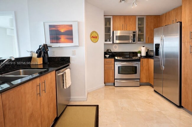 Building Photo - 7900 Harbor Island Dr