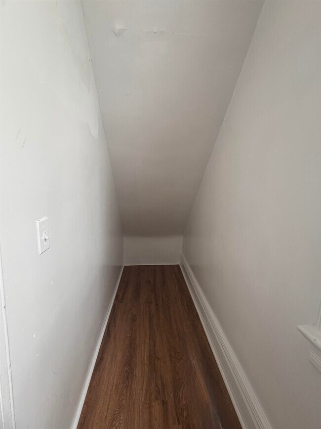 Building Photo - 318 Randolph Ave