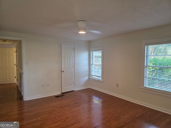 Building Photo - 807 Pound Rd