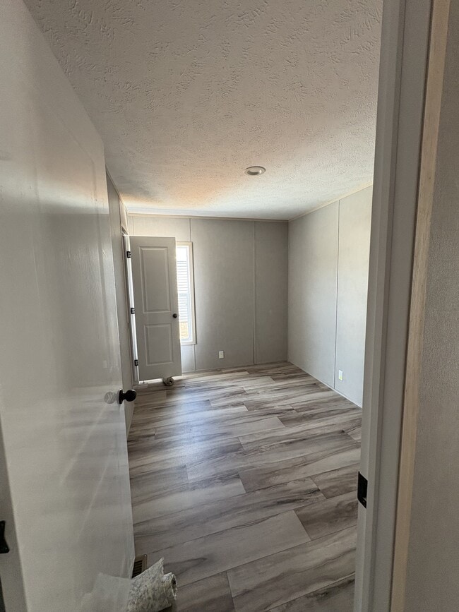 Building Photo - 507 Mercedes St