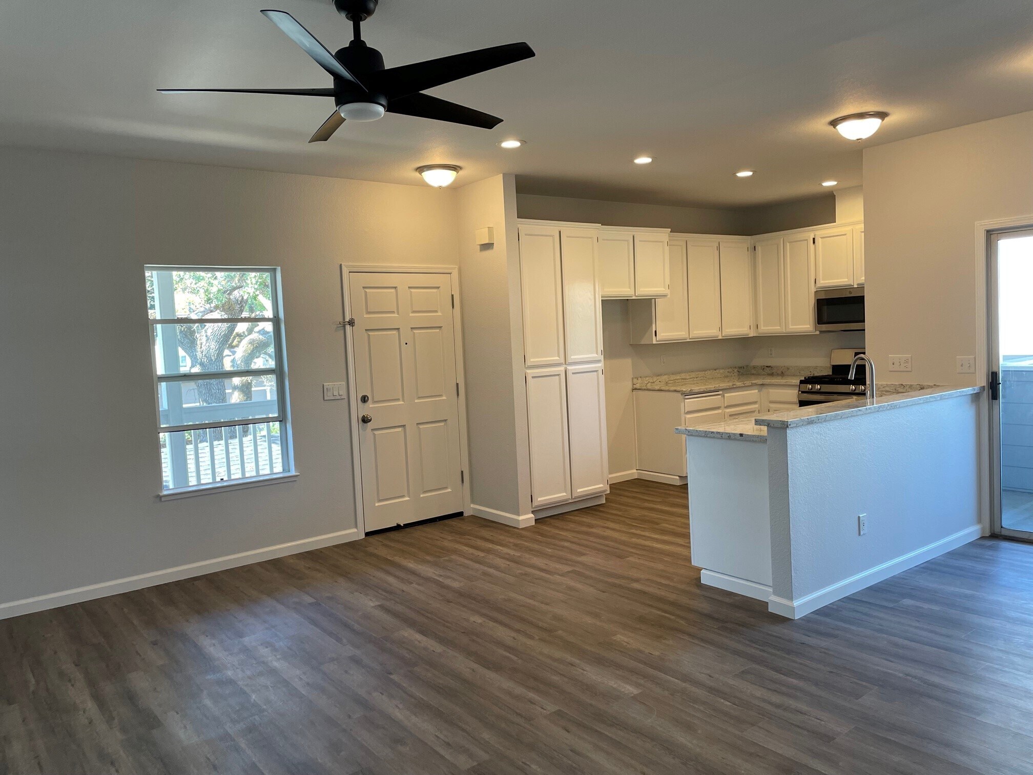 Kitchen (from living room) - 419 8th St