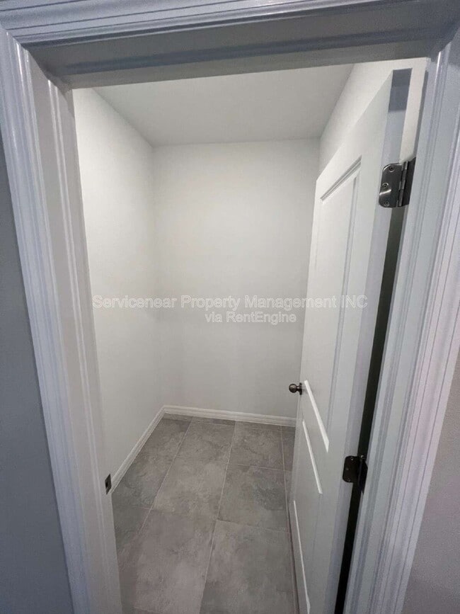 Building Photo - 7303 Canterbury Bells Ct