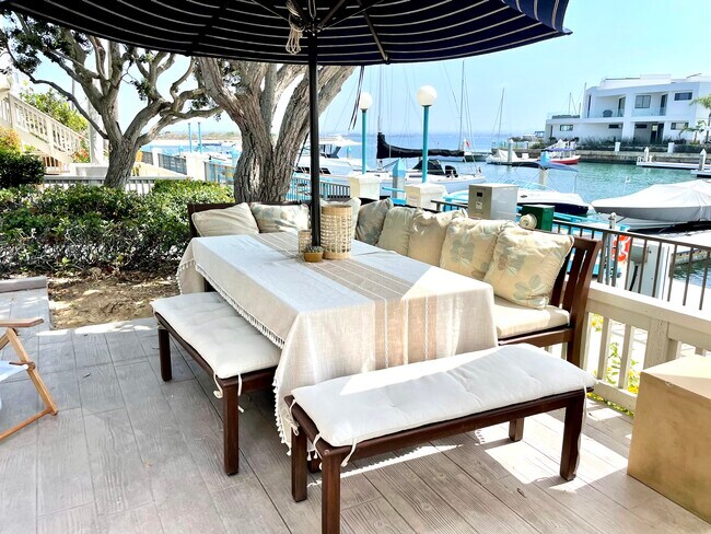 Patio dining - 49 Kingston Ct S