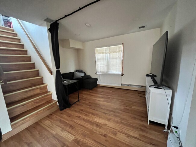 Building Photo - 3707 N Nora Ave