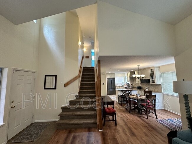 Building Photo - 761 Owl Ct