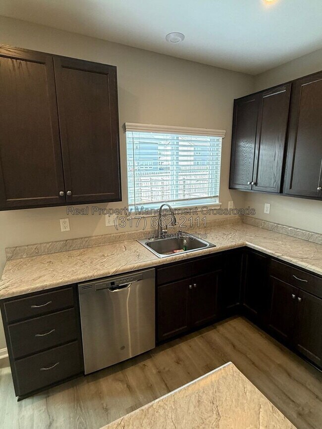 Building Photo - 5509 W Woodhaven Dr