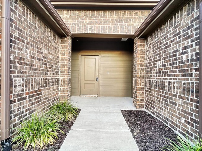 Building Photo - 705 Farmstead Wy