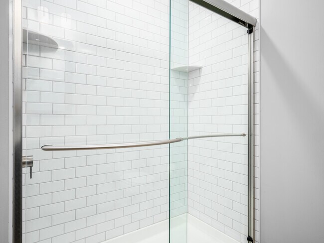 Building Photo - 928 Pullman Plz